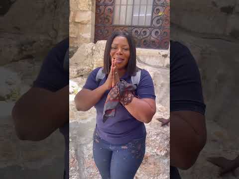 Piesie Esther visits the Wailing wall in Jerusalem [ Israel tour ]