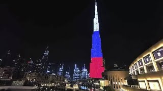 Самый высокий небоскреб в мире Бурдж-Халифа окрасился в цвета российского флага