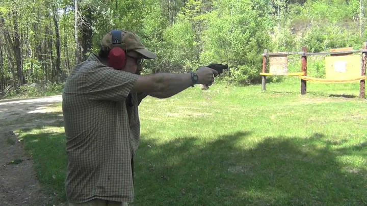 Shooting the Smith and Wesson (S&W) bodyguard .38 special