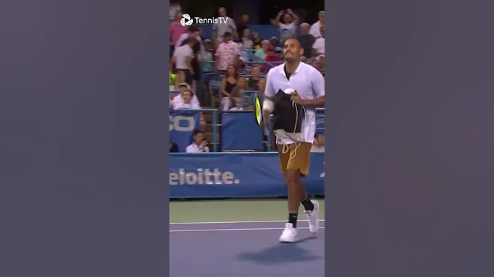 Kyrgios Delivers Tsitsipas His Shoes 🎁 - DayDayNews