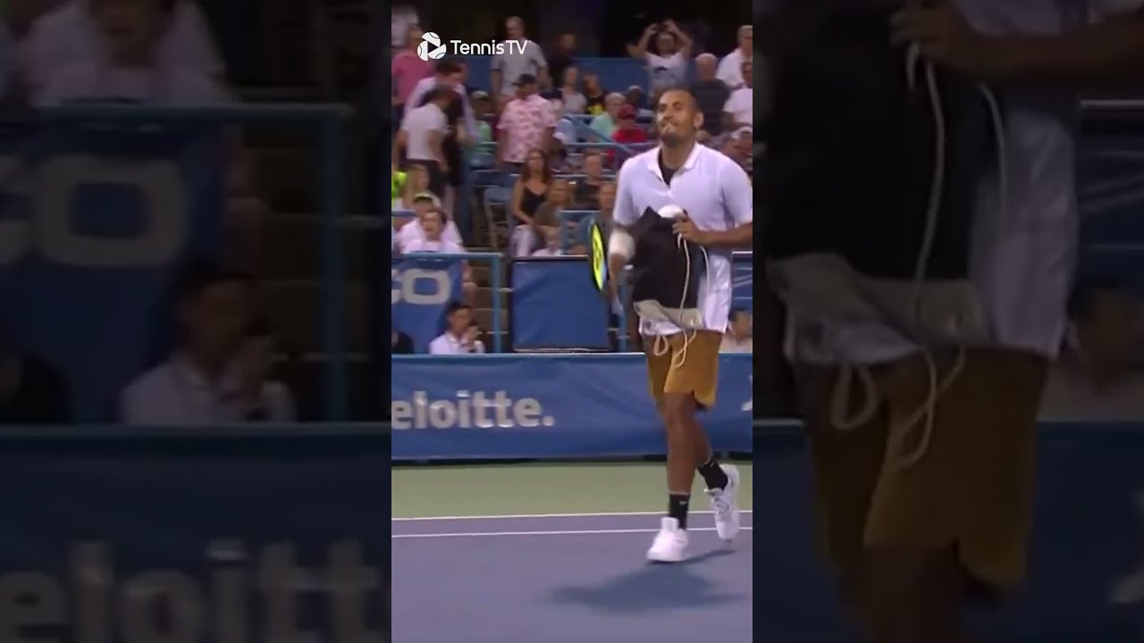 Kyrgios Delivers Tsitsipas His Shoes 🎁