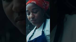 𝗧𝗛𝗘 𝗕𝗘𝗔𝗥 | 𝙎𝙮𝙙𝙣𝙚𝙮 𝙈𝙖𝙠𝙚𝙨 𝙖𝙣 𝙊𝙢𝙚𝙡𝙚𝙩 | Season 2, Episode 9 | FX Original Profile