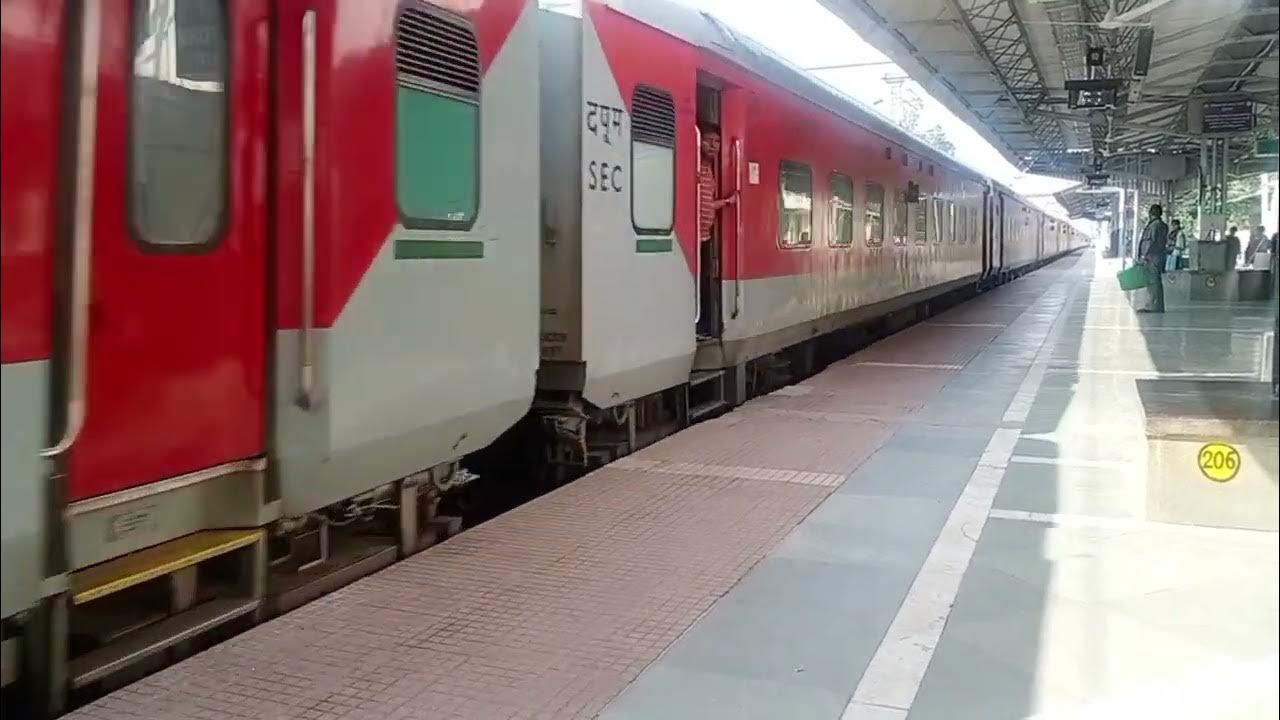 Diverted Train no 20846 BKN BSP SF Exp with WAP7 skip Umaria Railway