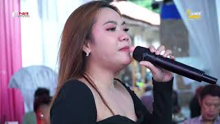 Erika Syaulina  Sumpa Benang Emas  Cover Ladegkuy