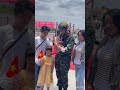 Tình cảm ấm áp của các chiến sĩ dành cho người dân#nhactre#phandinhtung#haokhivietnam#videoshort