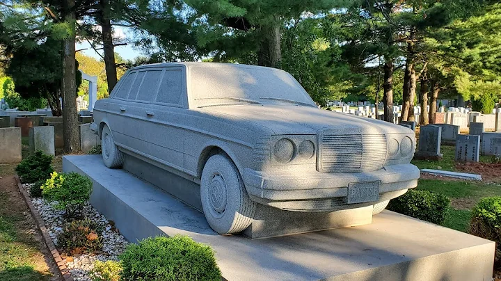 The Mercedes Benz grave of Ray Tse