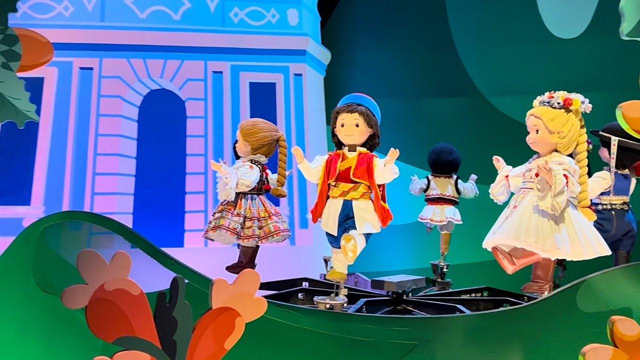 “it’s a small world” High view Disneyland Paris