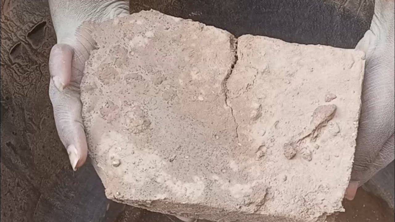 Chocolate Dirt crumbling 