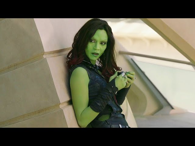 4mil Comentarios 62 62 in the first picture, Gamora is standing