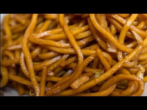 You Should Never Order Lo Mein At A Chinese Restaurant. Here's Why