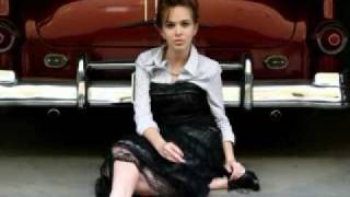 Elizabeth McLaughlin Profile