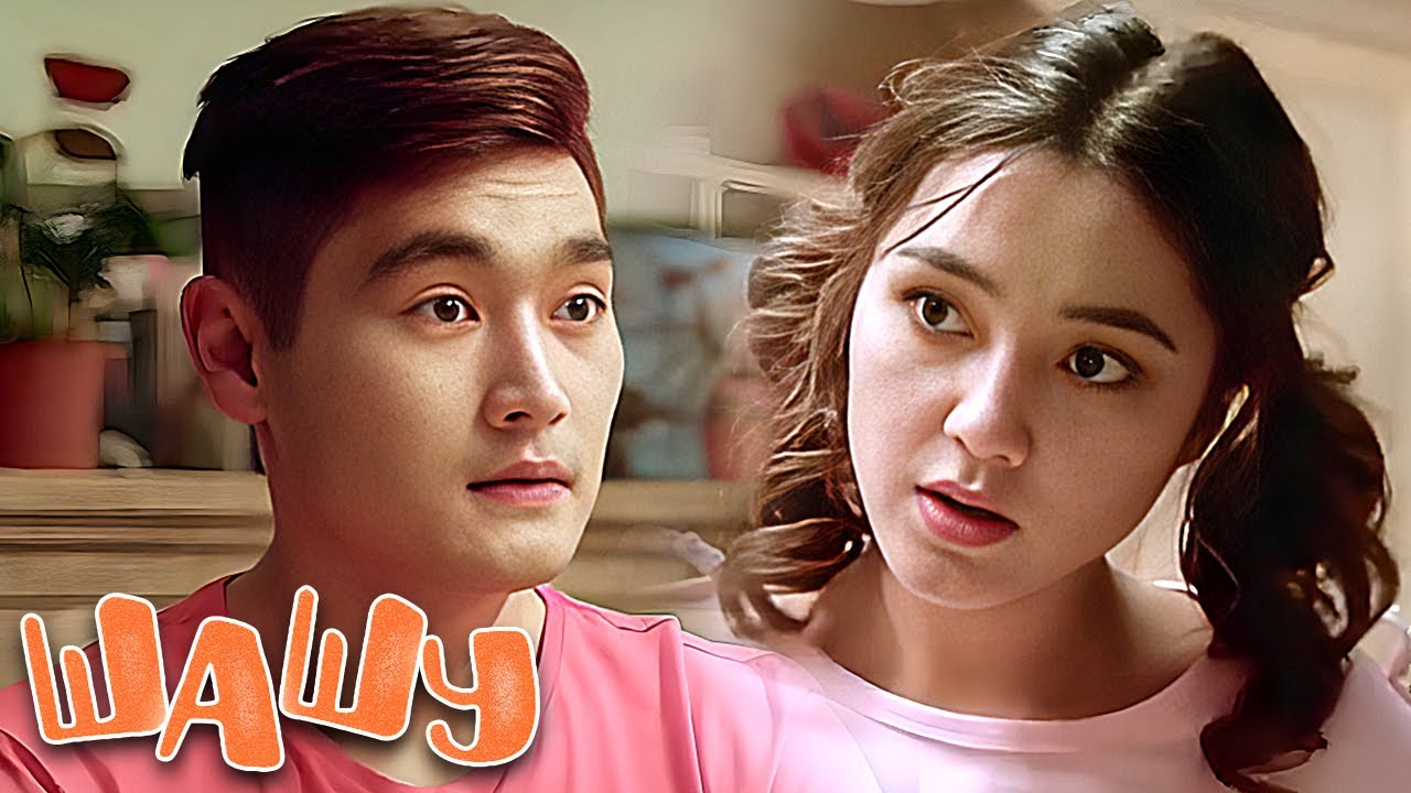 Көптеген лесбиянкалар бар стриптиз клубы