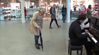 Miniatura de vídeo de "PIANO RAGE CAUSED BY GRUMPY OLD MAN!"