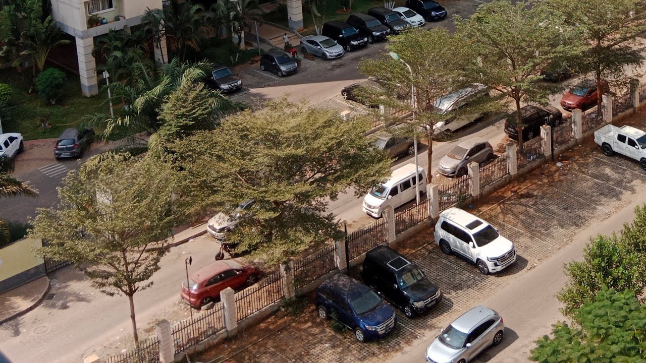 अफ्रीका की खूबसूरत गलियां और शानदार इमारतें | Angola City Tour | Live Views 🌍🏙️