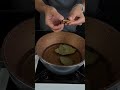 Mix Bay Leaves With Cinnamon