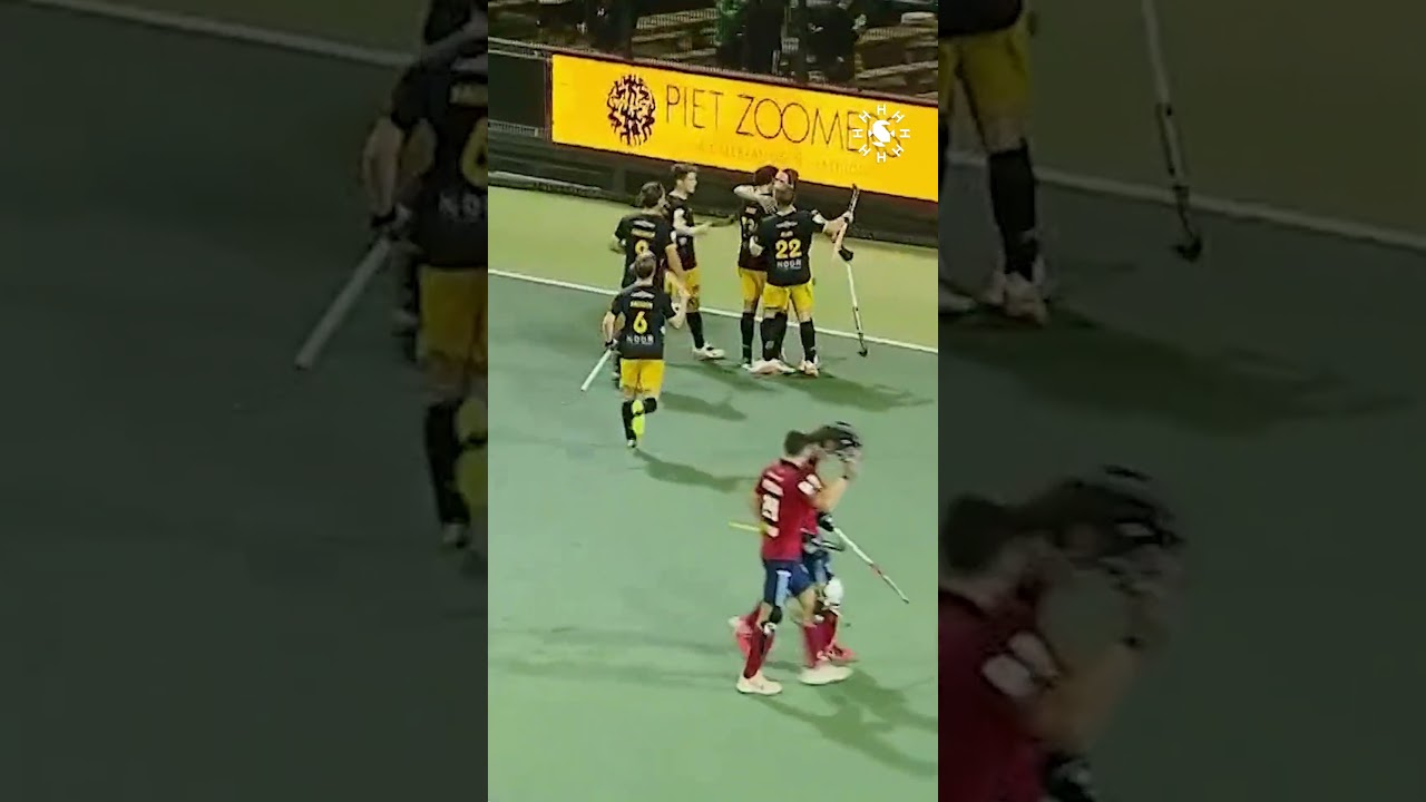 Showing how it's done, twice✌️#DBOLAR #hoofdklasse #hockeyseason #matchday #fieldhockey #hockey thumbnail
