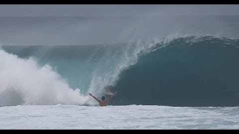 Anthony Walsh at Pipeline, Feb 4th, 2018