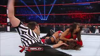 Layla pins Brie Bella