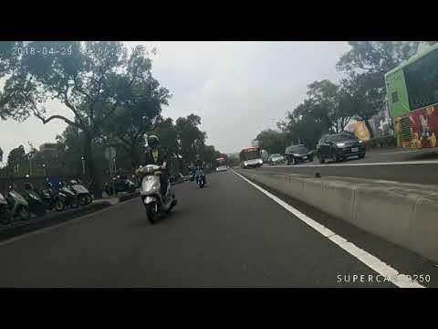 台灣大道慢車道車禍（近東大附中）後鏡頭