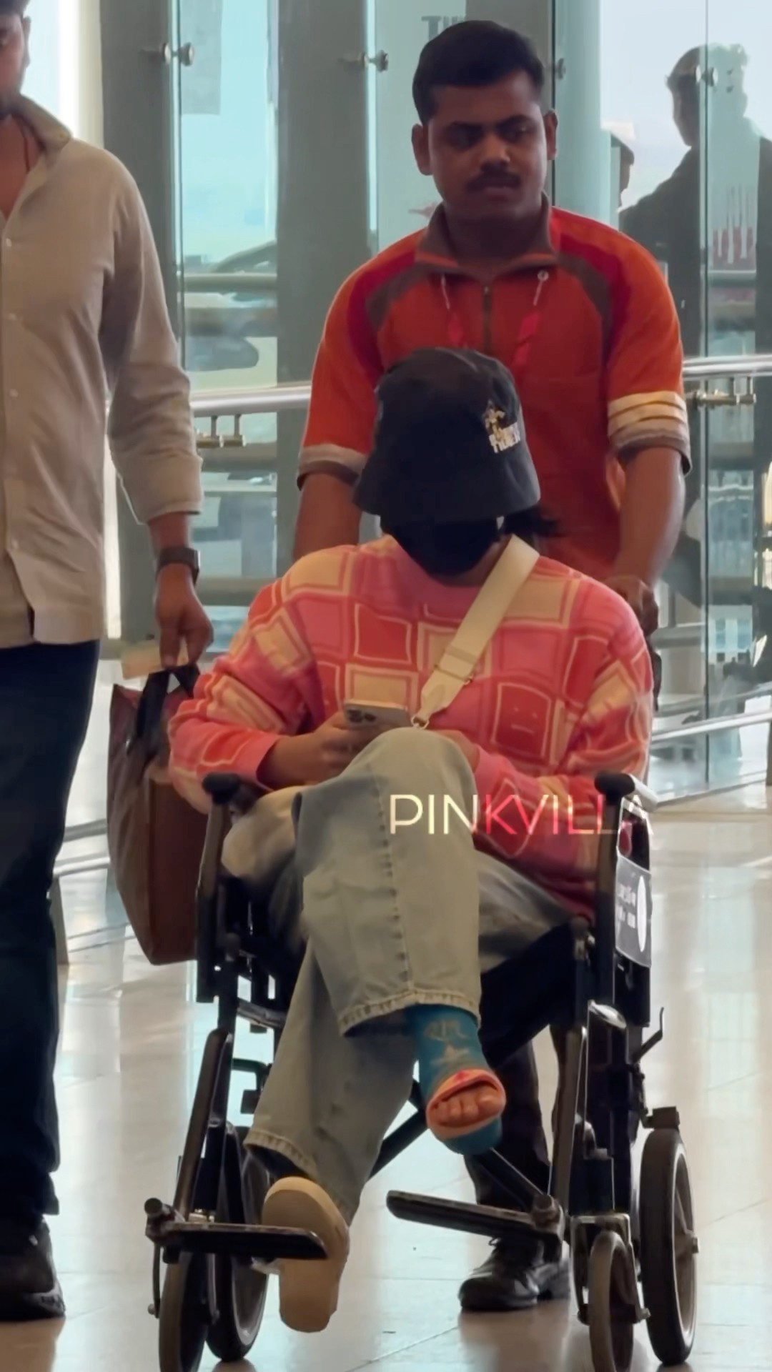 Rashmika Mandanna Struggles to Walk Following Her Injury? #shorts  #bollywood #shocking