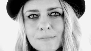 Video voorbeeld van "Lena Anderssen – Sorry That I Made You Cry (Official Video Portrait)"