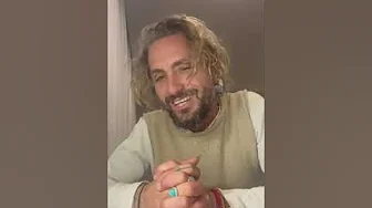 John Butler intro's Trippin On You John Butler intro's Trippin On You
