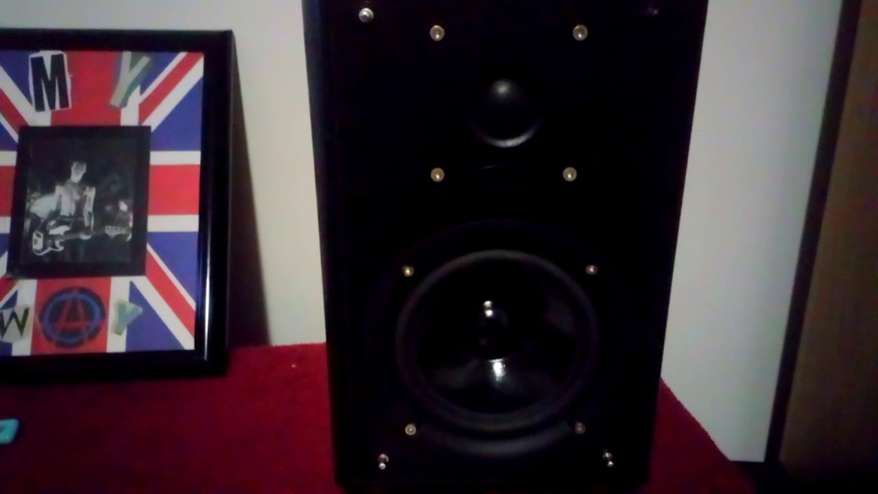 Checking out my  £5 pound eltax speakers
