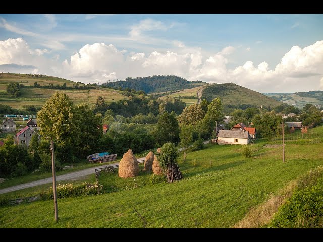 Українські народні пісні - це моя земля..це моя країна..тут моя сім'я..тут моя родина..це ліси, поля, гори й полонини..рідна ти моя Україна!