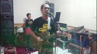 Download lagu Sorak Hore