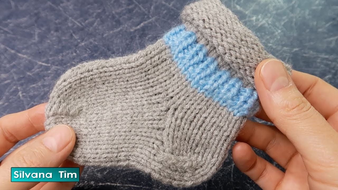 Como tejer CALCETINES PARA BEBE. MEDIAS para BEBES TEJIDOS con cinco Agujas / tim 940 - YouTube