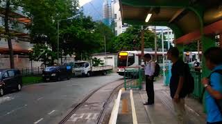 輕鐵751綫(第一期列車1057+1063)由友愛邨站至安定邨站
