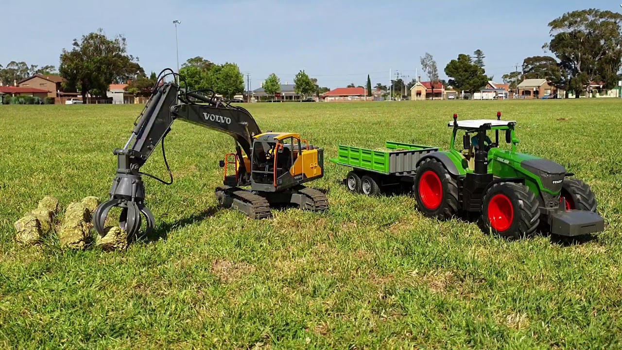 RC Fendt 1050 Vario tractor, RC tipping trailer, & RC Volvo excavator