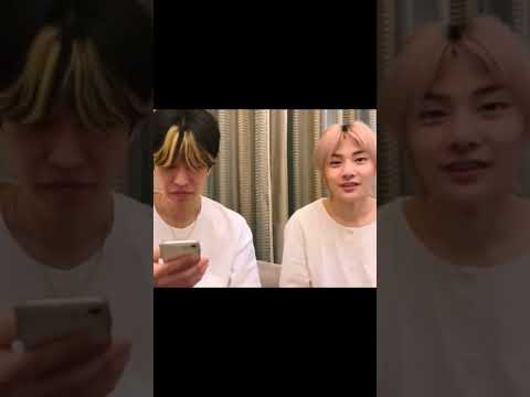 Stray Kids Seungmin and Jeongin Vlive #straykids #skz #seungmin #jeongin #in #vlive