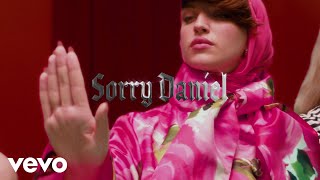 Смотреть клип Mae Muller - Sorry Daniel (Lyric Video)