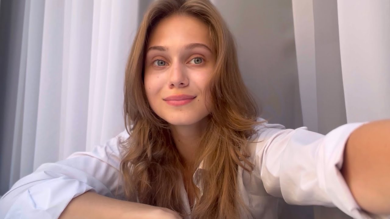 Булавина Диана. Визитка. Театральная Школа Олега Табакова - YouTube