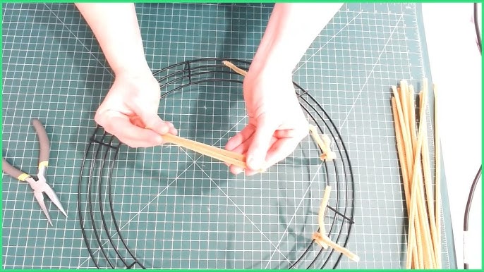 How to wire a wreath frame using pipe cleaners/ Dollar tree wreath ...