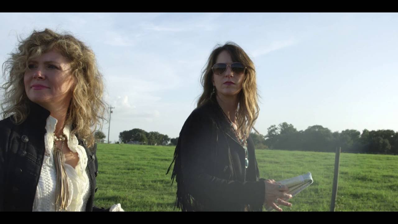 junk gypsy book: at the crossroads of wonder and wander