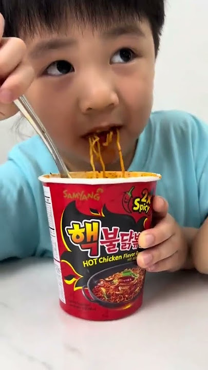 Bro tries Samyang 2x spicy