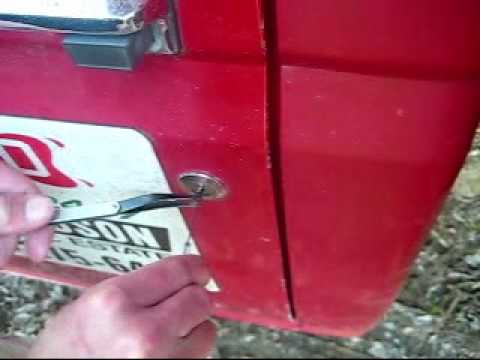 Ford F350 Opening with Rocker Picks (Lockpicks for Autos) - YouTube