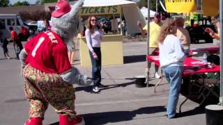 Kansas City Chiefs' KC Wolf gets Sneaky @ Waldo Fest Kansas City Chiefs' KC Wolf gets Sneaky @ Waldo Fest
