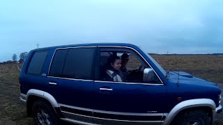 На Opel Monterey(Опель Монтерей) по полевой дороге