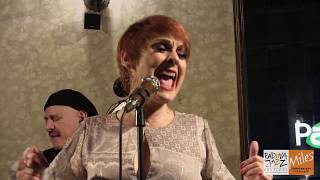 Mafalda Minnozzi - Vivo Sonhando  (Antonio Carlos Jobim)