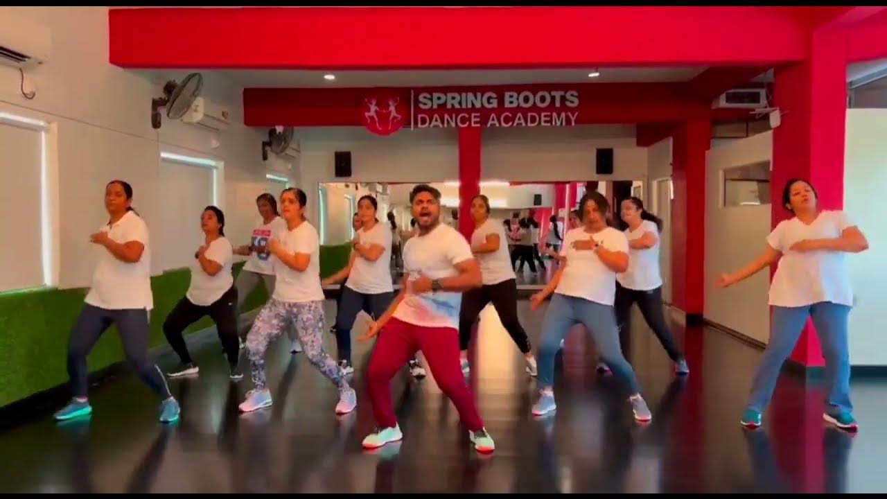PIA PIA NINAITHALE INIKKUM VIJAY ANTONY SPRING BOOTS DANCE