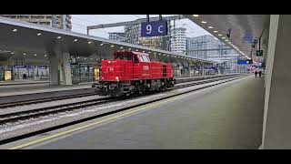 OBB  Class 2070 - 2070 041 passing Vienna Central Station 24/11/25