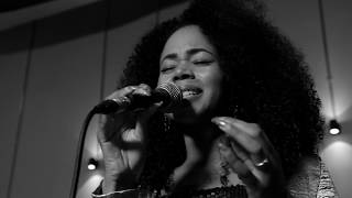 The Brand New Heavies - Getaway (Official Live Performance Video) with Angela Ricci. Resimi