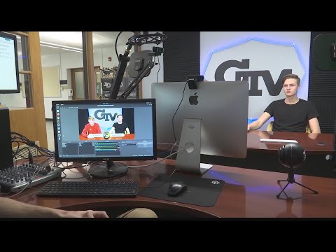 Students learn technology, collaboration in maker space