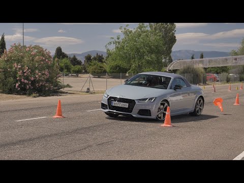 Audi TT Roadster 2019 - Maniobra de esquiva (moose test) y eslalon | km77.com