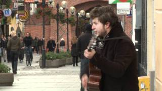 Gitarzysta na Rynku w Olsztynie