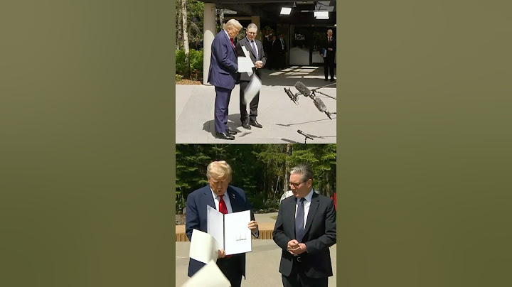 Trump Fumbles 'Very Important' UK Trade Documents at G-7