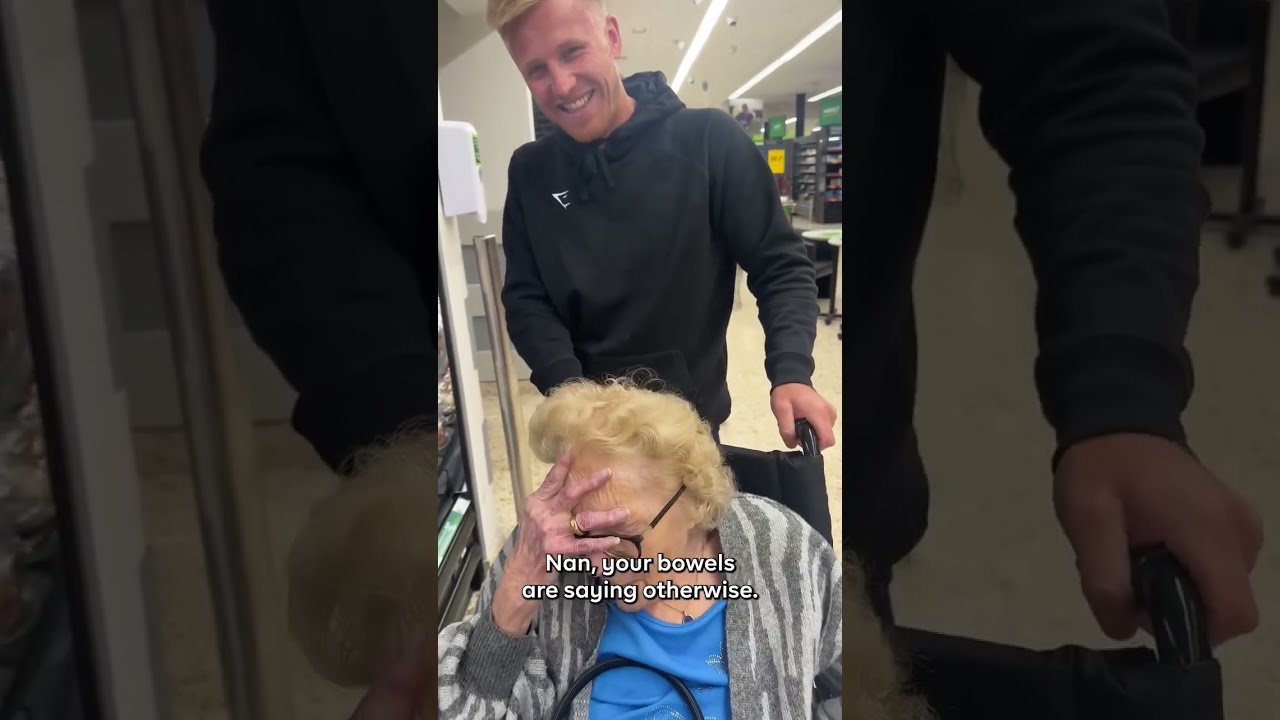 Очень ветреный поход по магазинам 😭